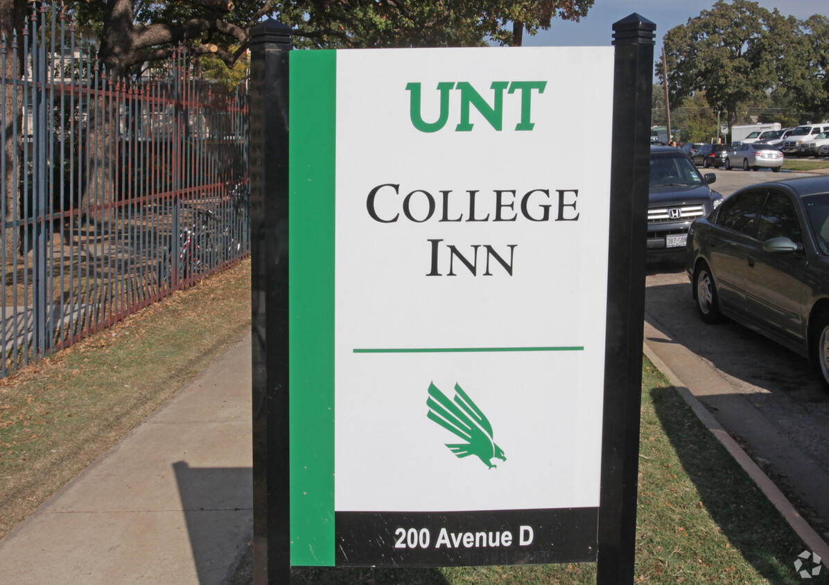 Foto del edificio - UNT College Inn