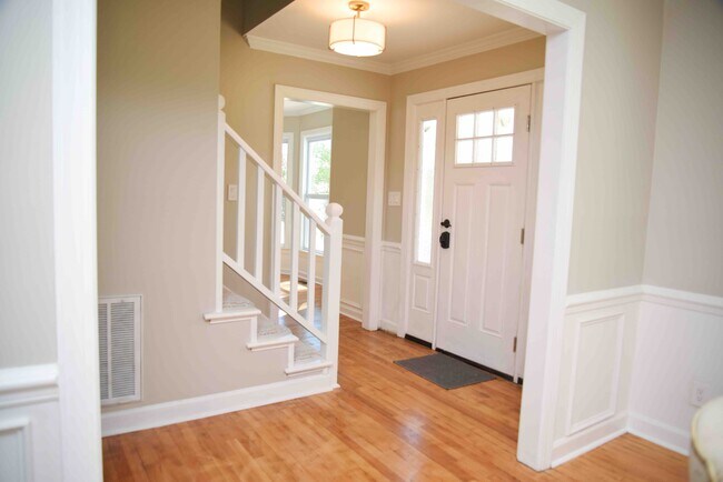 Foto del edificio - 5013 Brassfield Dr