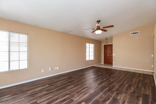 Building Photo - 146 W Melody Ct