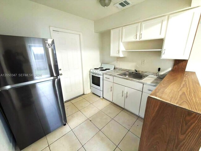 Foto del edificio - 800 NW 56th St