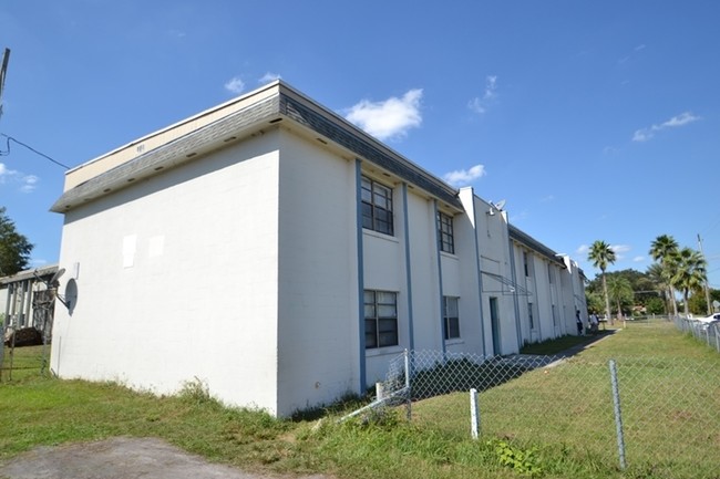 Building Photo - Cherry Oaks Apartments