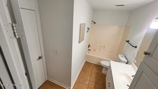 Building Photo - 10200 Belle Rive Blvd