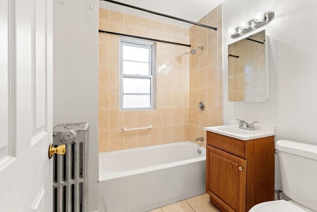 Building Photo - 7 Rockwell St