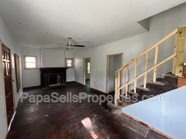 Foto del edificio - 327 E Stuart Ave