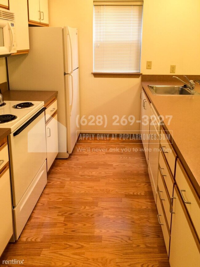 Foto del edificio - 2 br, 1 bath Triplex - 1895 Ferry Alley -