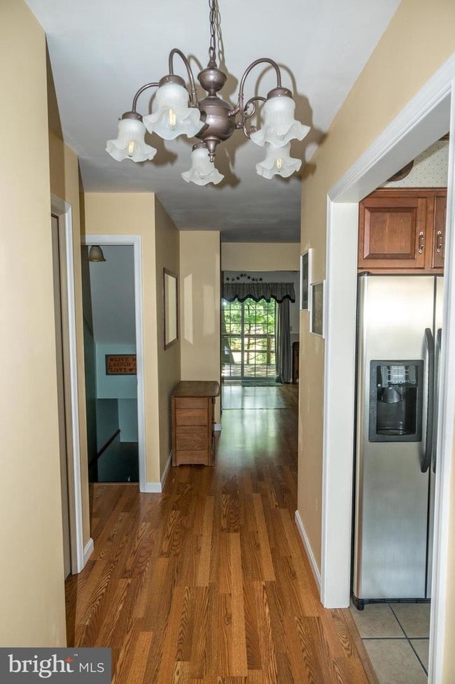 Building Photo - 333 Valley View Dr