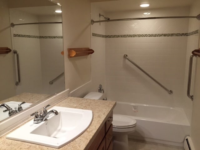 Building Photo - Enjoy Lake Living!