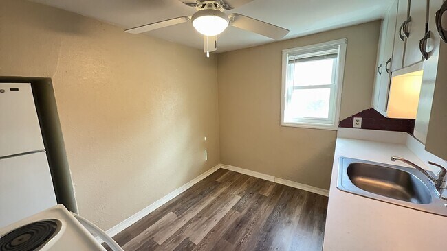 Foto del edificio - 904 Park Ave