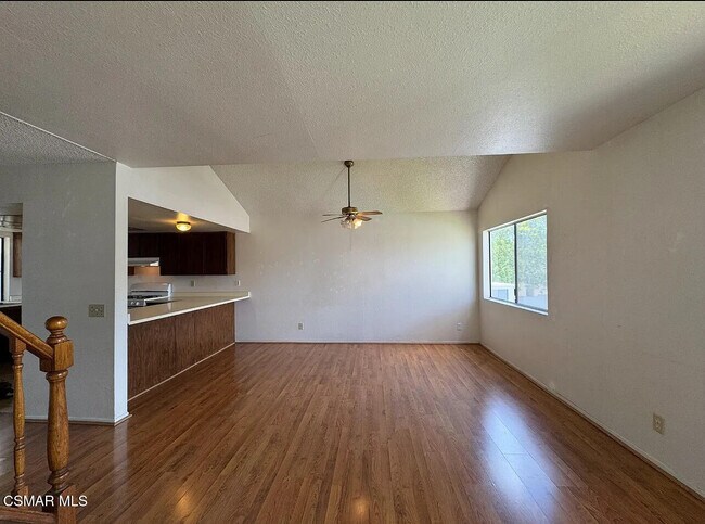 Foto del edificio - 5117 Longfellow Way