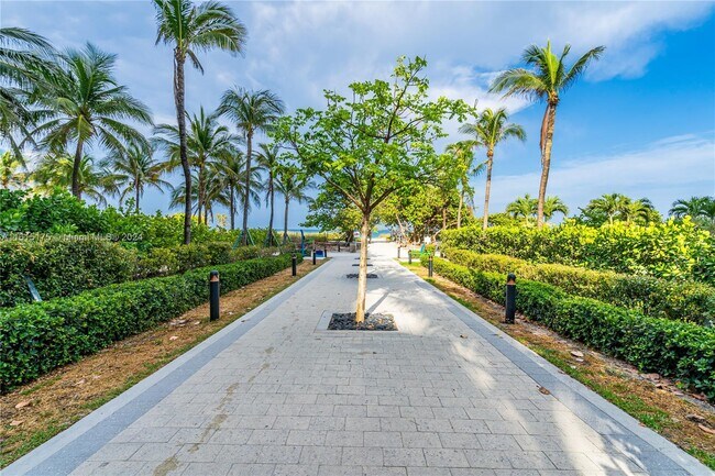 Foto del edificio - 9195 collins Ave