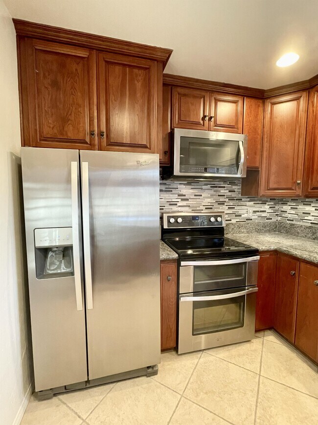 Building Photo - 4854 Campanile Dr