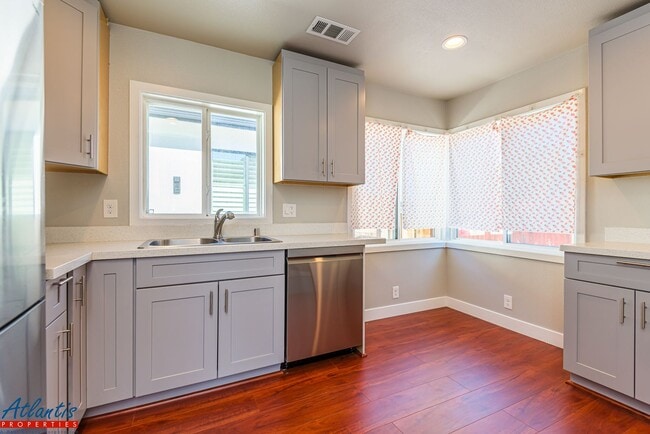 Foto del edificio - Gorgeous Cambrian Park Home