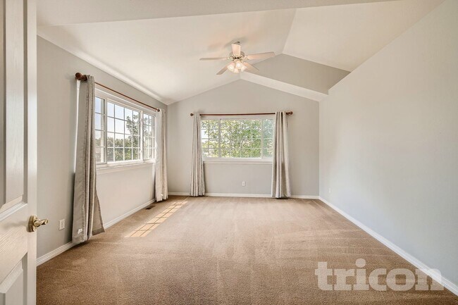 Foto del edificio - 15812 Crestrock Cir