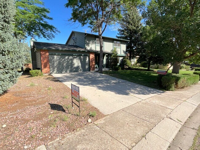 Foto del edificio - 4 Bedroom Home Available Near E Cheyenne M...