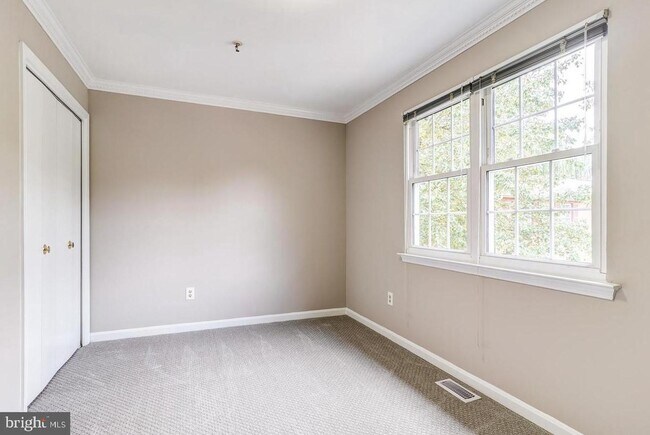 Building Photo - 7601 Lee Landing Dr