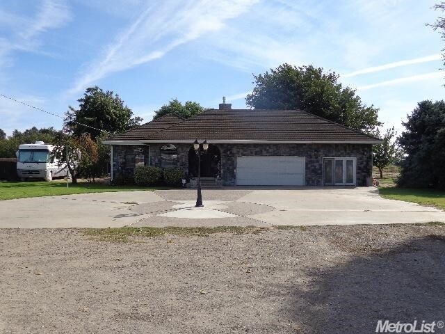 Foto principal - 2194 W Yosemite Ave