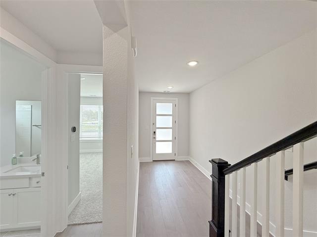 Foto del edificio - 909 Ash Rd