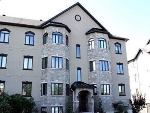 Building Photo - 1236 Chem. d'Aylmer
