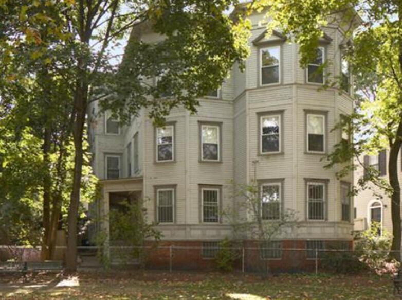 Building Photo - 1000 Memorial Dr