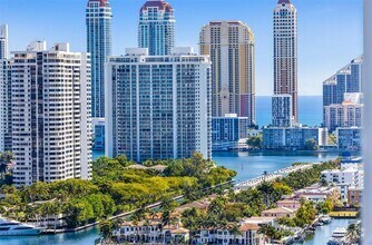Building Photo - 17301 Biscayne Blvd