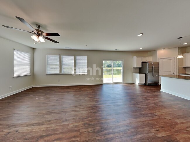 Building Photo - 2073 Windsor Park Avenue