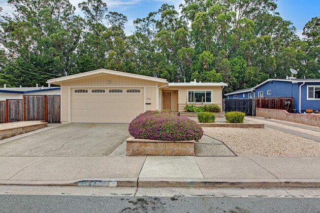 Photo - 1163 Crespi Dr House