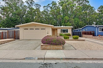 Building Photo - 1163 Crespi Dr