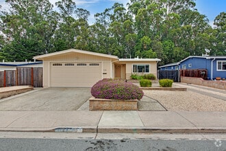 Building Photo - 1163 Crespi Dr