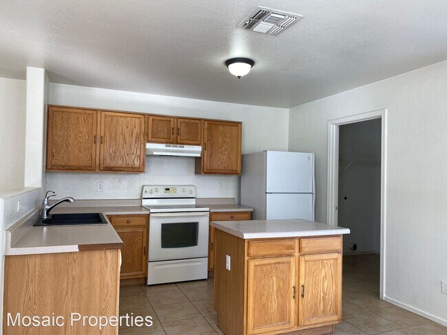Foto del edificio - 3 br, 2 bath House - 1004 E. Cowboy Cove Trl.