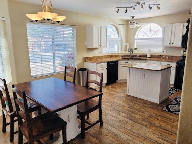 Building Photo - 6739 W Alegria Dr