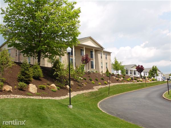 Building Photo - 8836 Royal Manor Dr