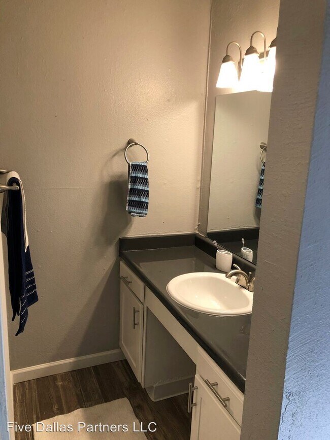 Building Photo - 1 br, 1 bath Apartment - 1258 Dallas St