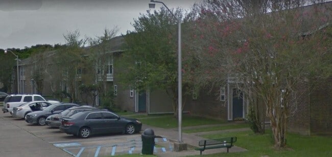 Building Photo - 4980 Lower Zachary Rd