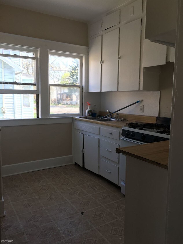 Foto del edificio - 2 br, 1 bath House - 1108 W Holland Ave