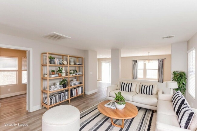 Foto del edificio - 7450 Easingwold Dr