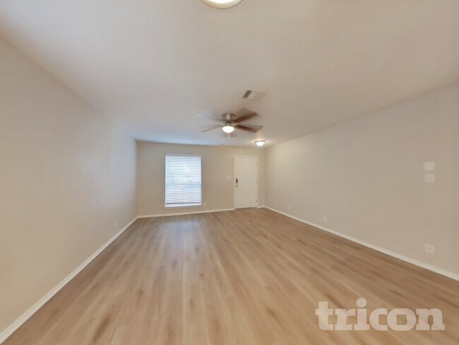 Foto del edificio - 230 Crane Crest Dr