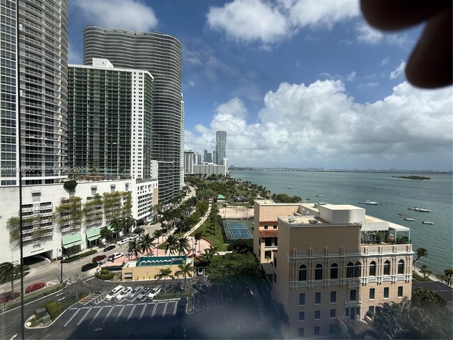 Building Photo - 1717 N Bayshore Dr