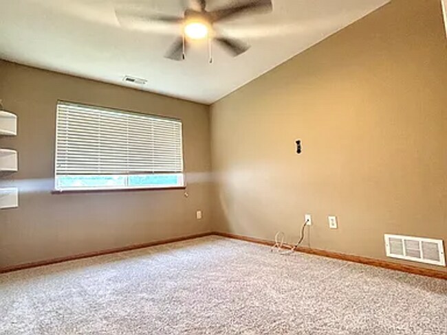 Foto del edificio - 1832 N 176th Ct