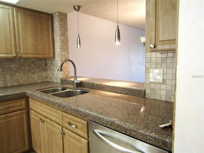 Foto del edificio - 4434 Weybridge St