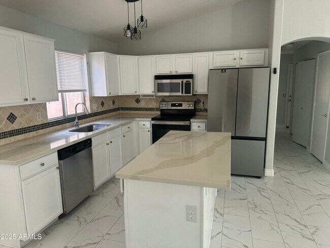 Foto del edificio - 2221 E Union Hills Dr