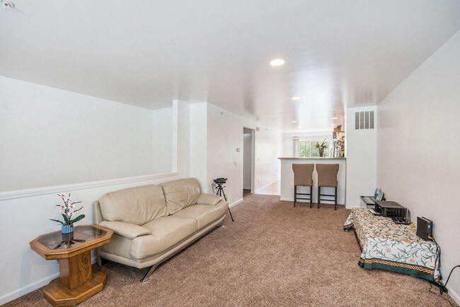 Building Photo - 27997 Hopkins Dr