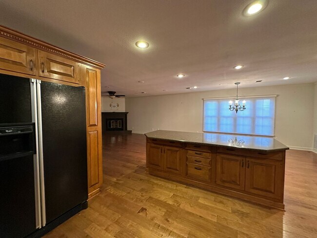 Foto del edificio - Fully Updated Executive Rental - FREE MONT...
