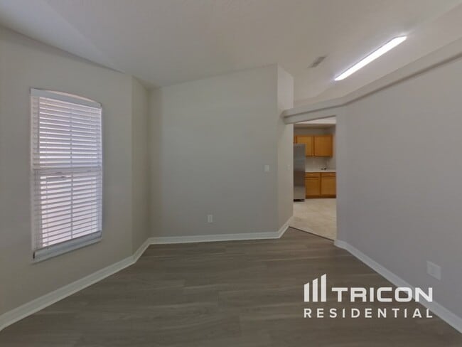 Building Photo - 613 Westview Dr