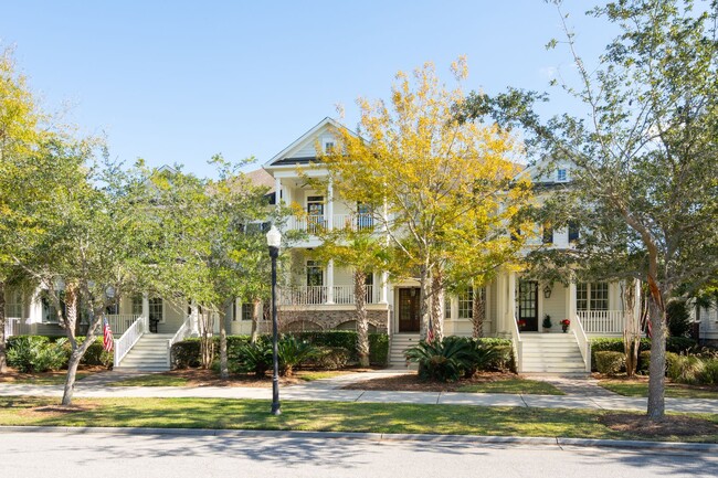 Building Photo - Gorgeous Furnished Home on Daniel Island