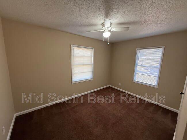 Building Photo - 1383 Haywood Ave