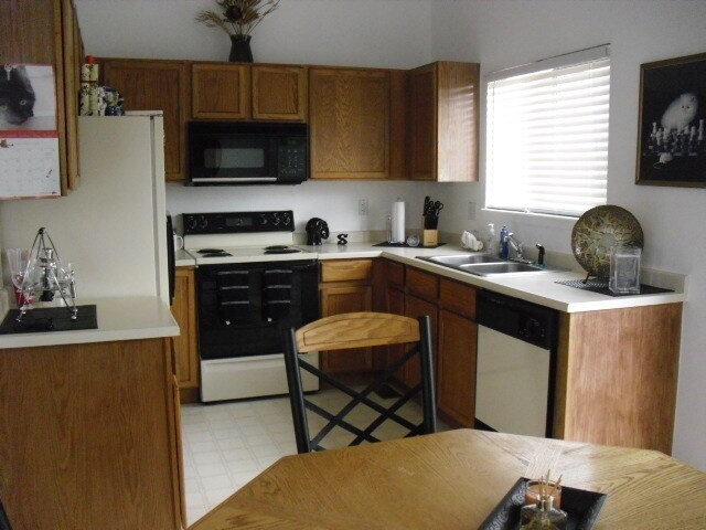 Foto del edificio - Single Family Ranch Style Home In Aurora!