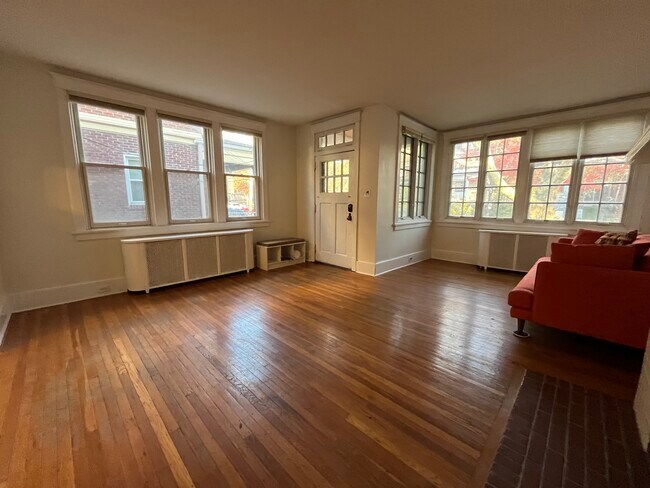 Foto del edificio - 2268 Shady Ave