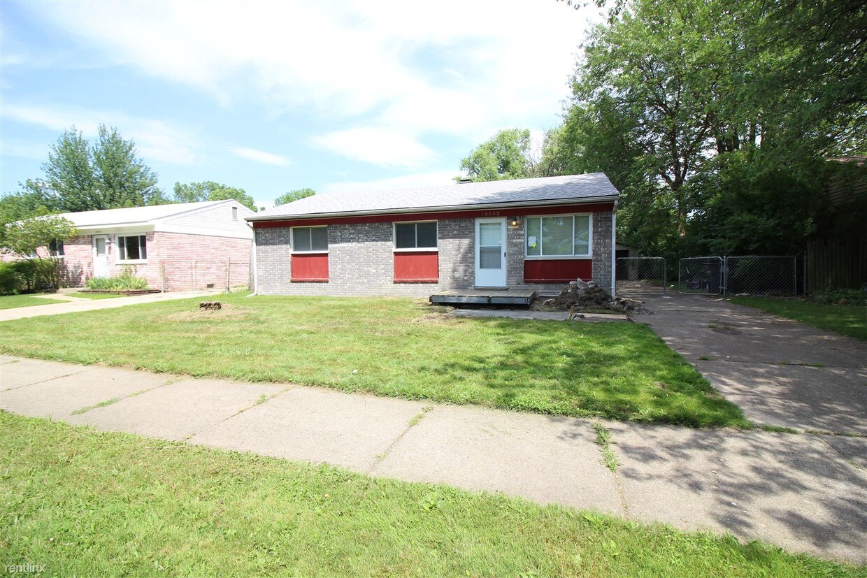 Primary Photo - 15665 Kerstyn St