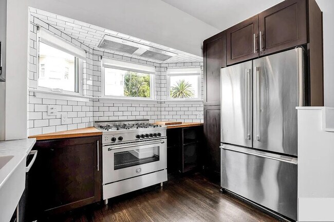 Foto del edificio - 1350 Dolores St