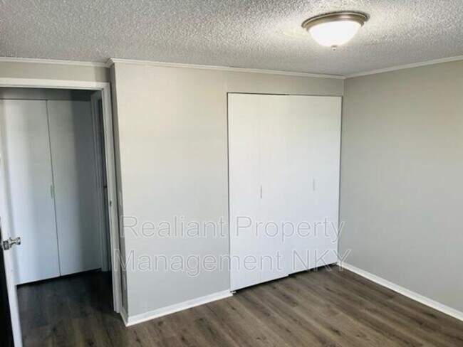 Building Photo - 601 Amhurst Dr